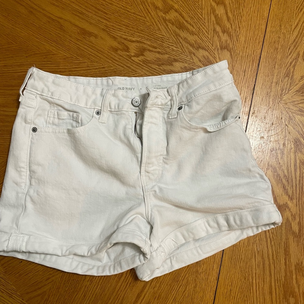 EUC Old Navy white jeans size 4